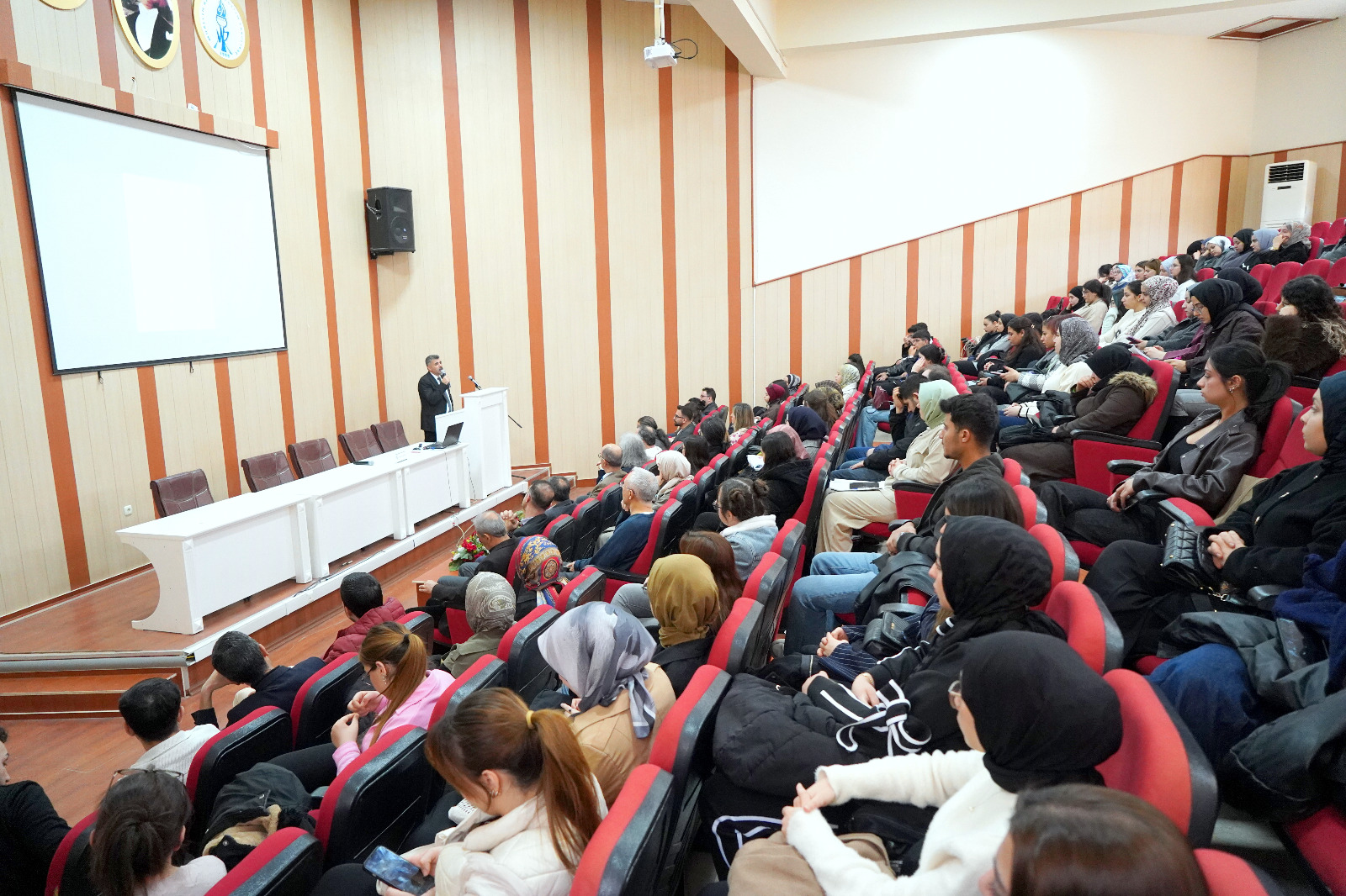 Fakültemizde Şiirden Şuura Etkinliği Gerçekleştirildi